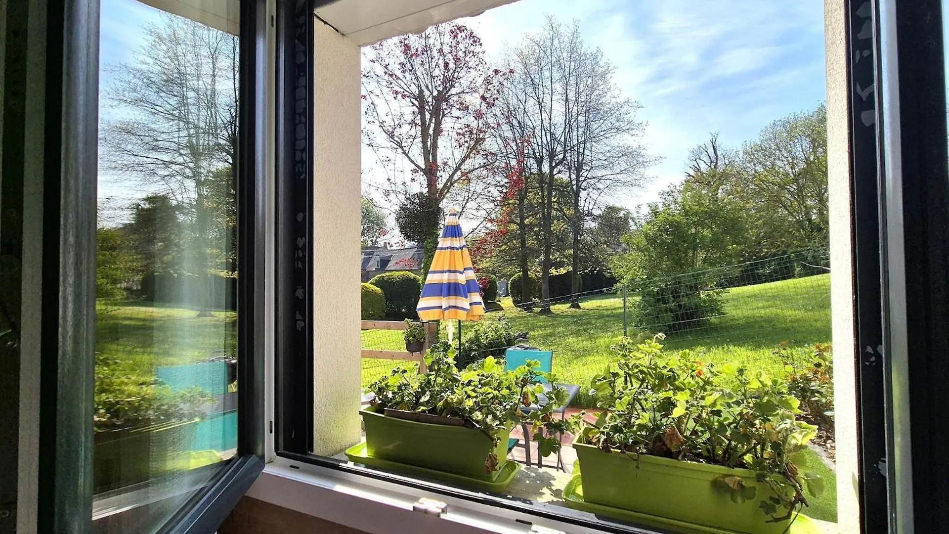 Pretty Ground Floor Flat, Beach 800 M Erquy Franciaország